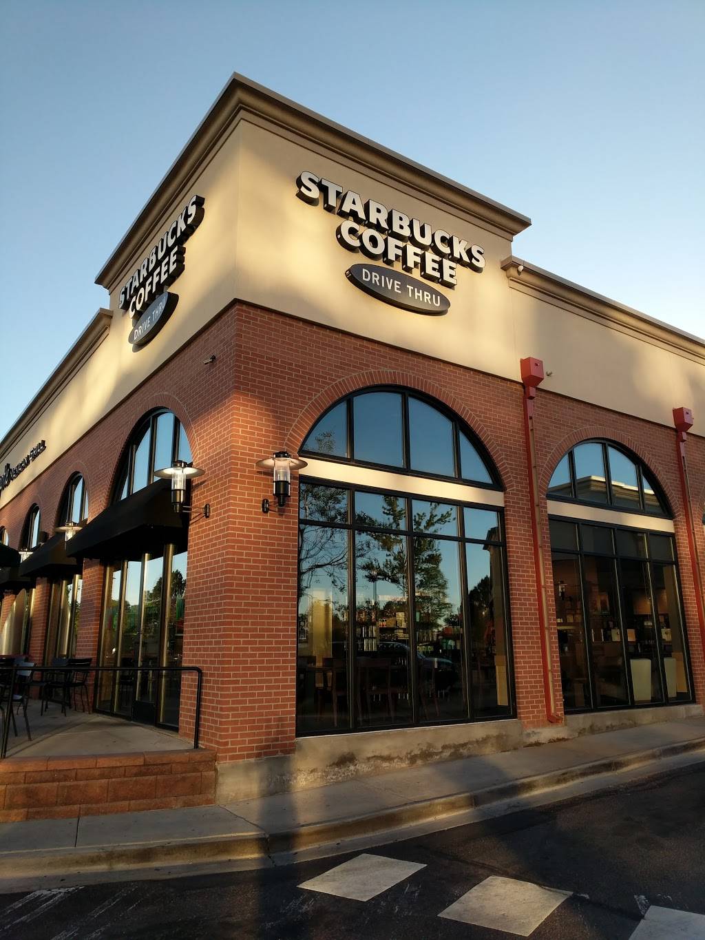 Starbucks | cafe | 3128 S Parker Rd, Aurora, CO 80014, USA | 3033062328 OR +1 303-306-2328