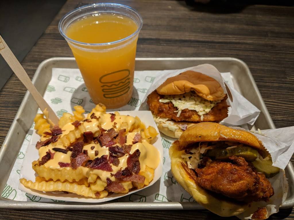 Shake Shack | restaurant | 226 Legacy Pl, Dedham, MA 02026, USA | 7814897330 OR +1 781-489-7330