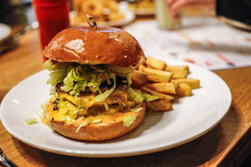 Whiskey Dry | restaurant | 412 S 4th St, Louisville, KY 40202, USA | 5027497933 OR +1 502-749-7933