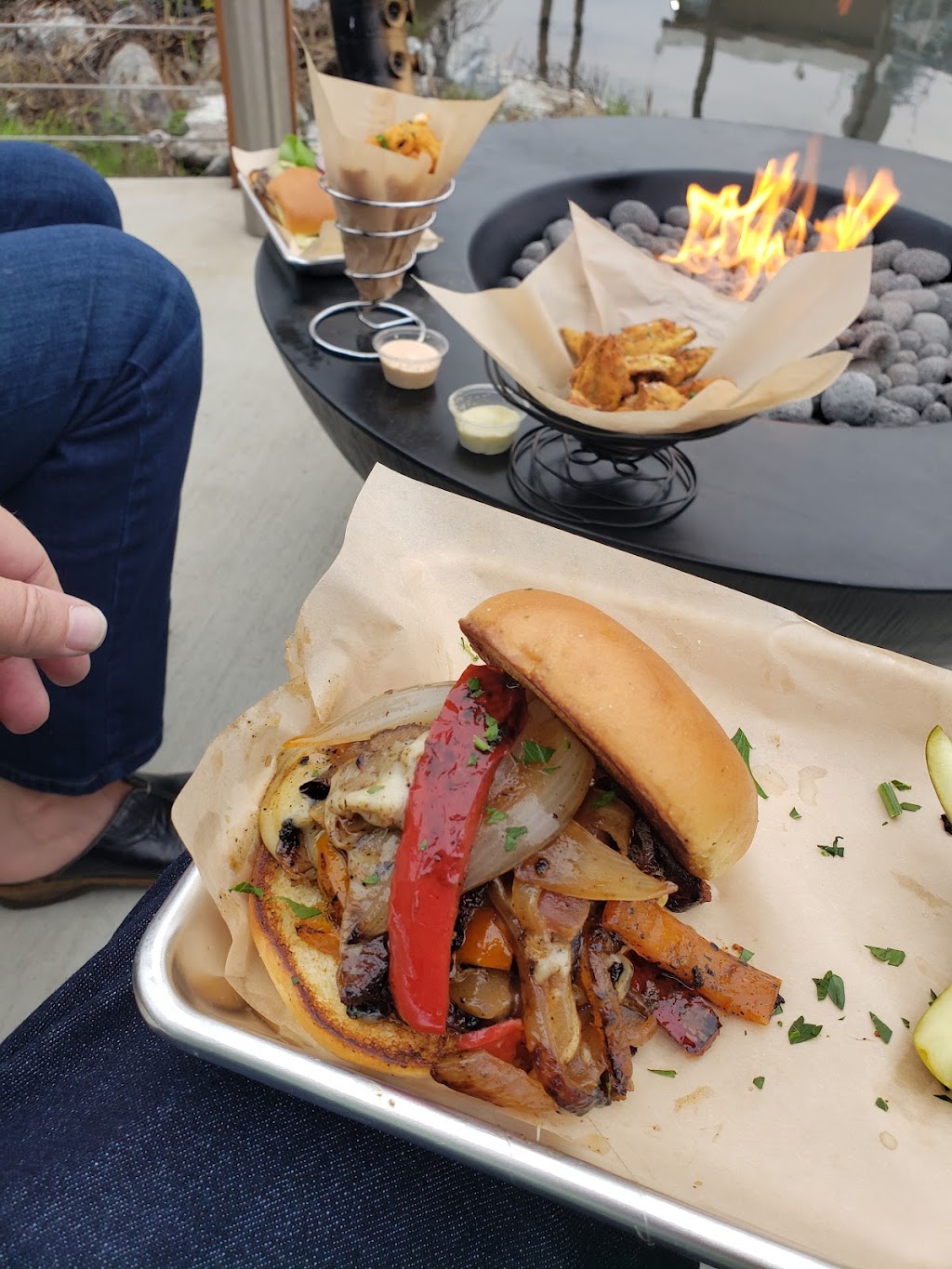 Woodward Marine Market | restaurant | 10932 Clam Way, Moss Landing, CA 95039, USA | 8316320857 OR +1 831-632-0857