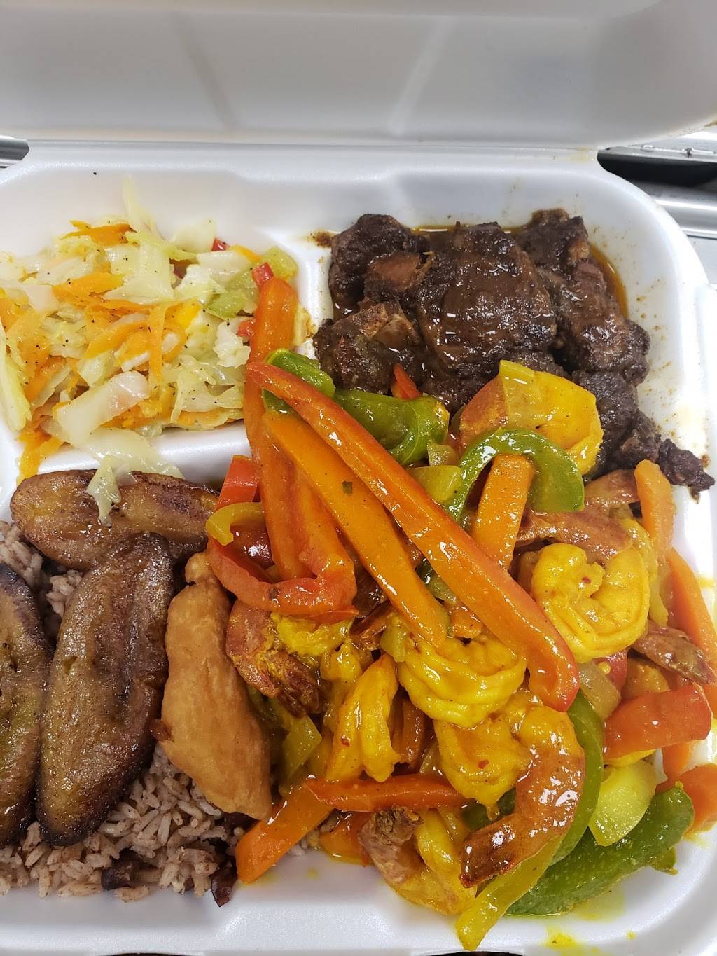 Country Style Jamaican Restaurant | restaurant | 630 N La Brea Ave #111, Inglewood, CA 90302, USA | 4242276915 OR +1 424-227-6915