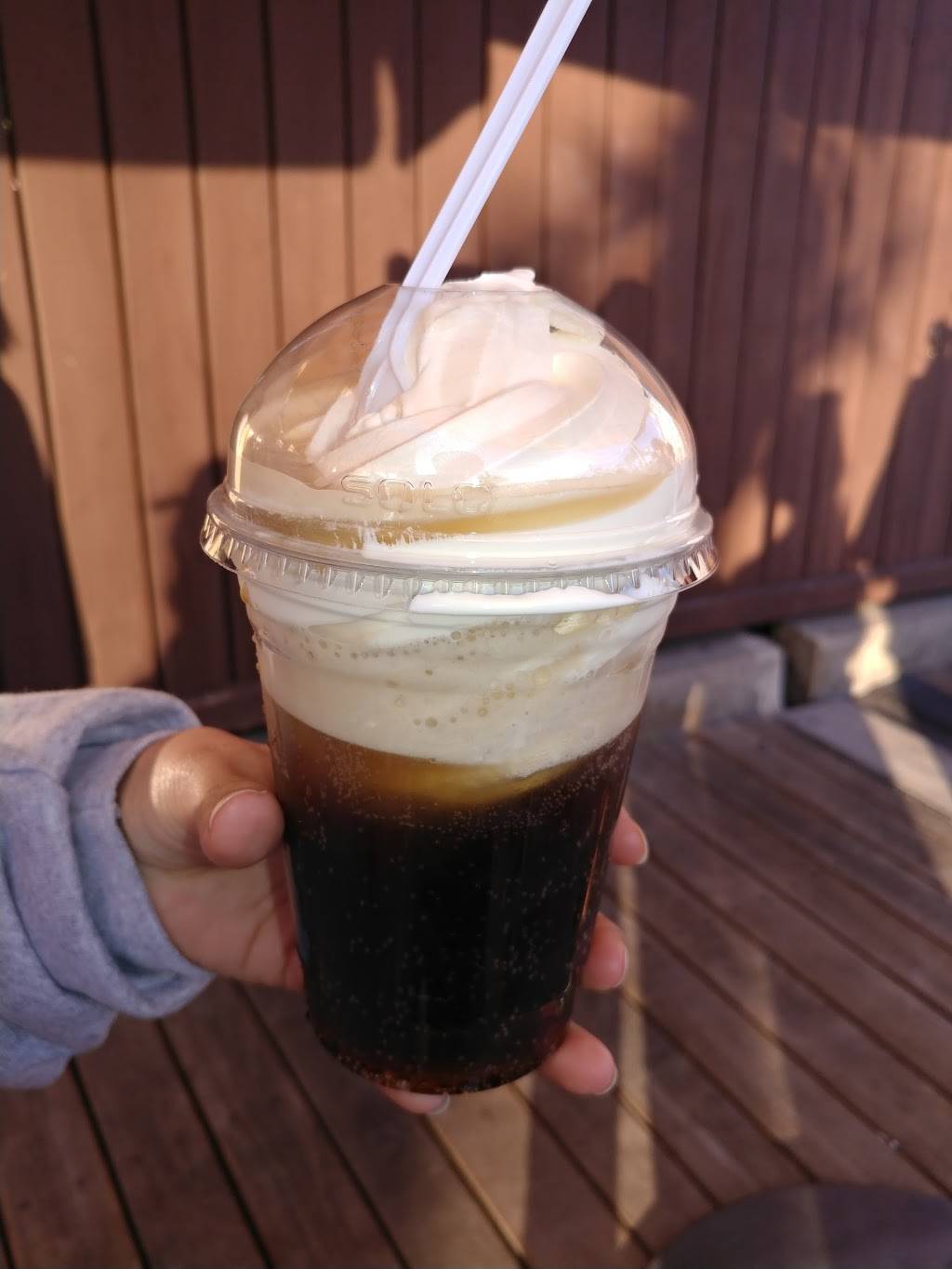 Adorable Snowman Frosted Treats | restaurant | 1313 S, Disneyland Dr, Anaheim, CA 92802, USA | 7147813463 OR +1 714-781-3463