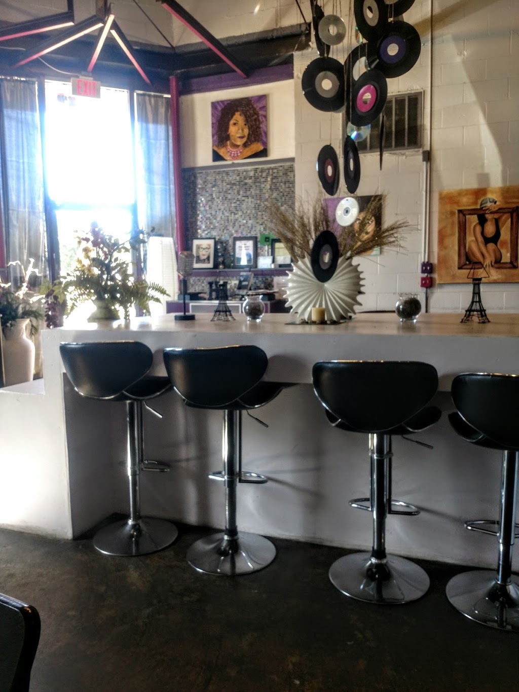 The HM Dessert Lounge | restaurant | 1586 Madison Ave, Memphis, TN 38104, USA | 9012902099 OR +1 901-290-2099