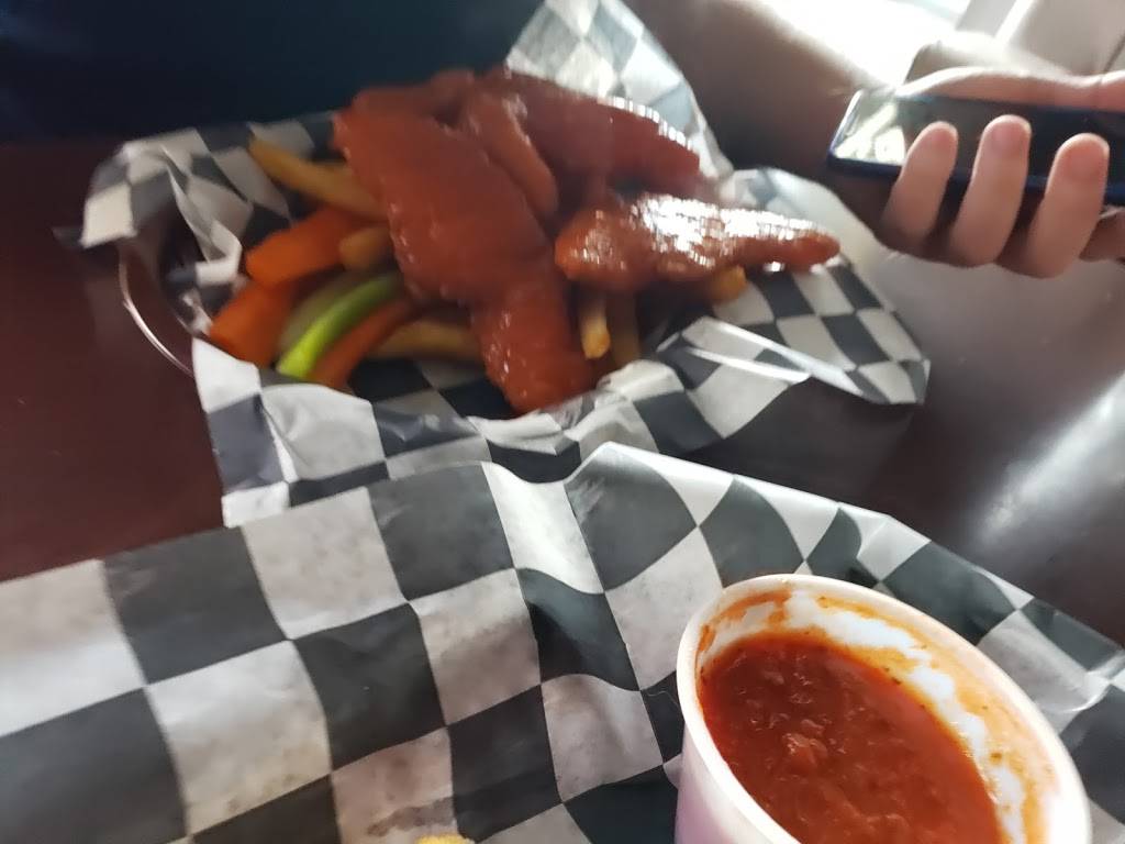 The Penalty Box | restaurant | 34 Chestnut St #6, Lockport, NY 14094, USA | 7167270993 OR +1 716-727-0993