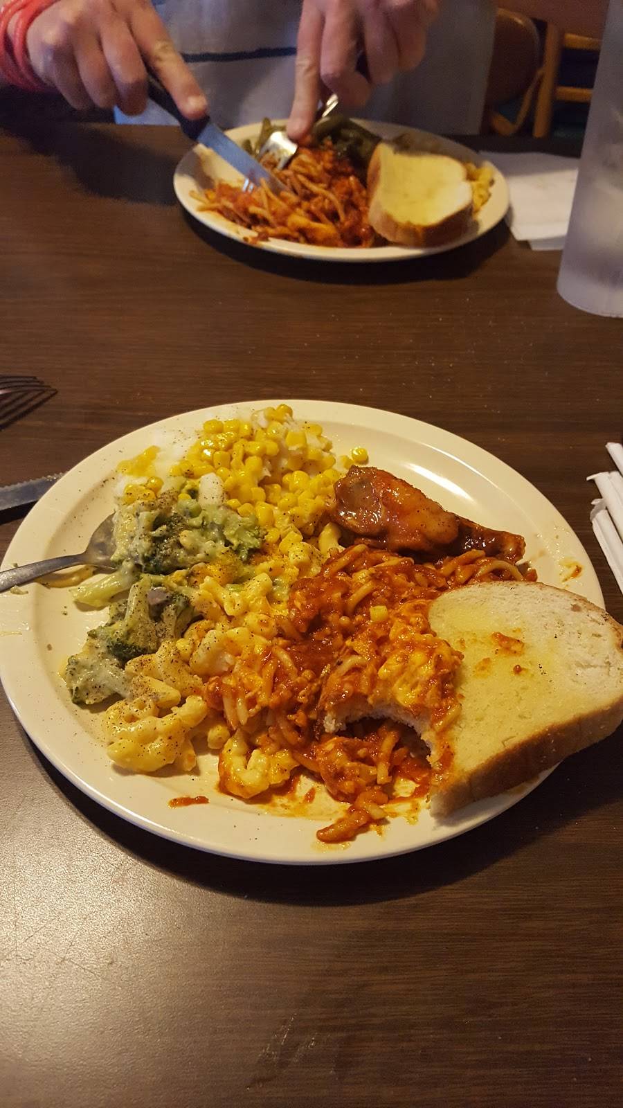 Garden Alley | restaurant | 313 S Main St, Mullins, SC 29574, USA | 8434644779 OR +1 843-464-4779