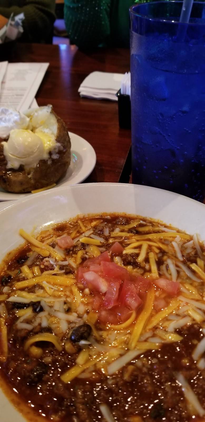 Uptown Charlies Restaurant | restaurant | 5828 N Church St, Greensboro, NC 27455, USA | 3366449447 OR +1 336-644-9447