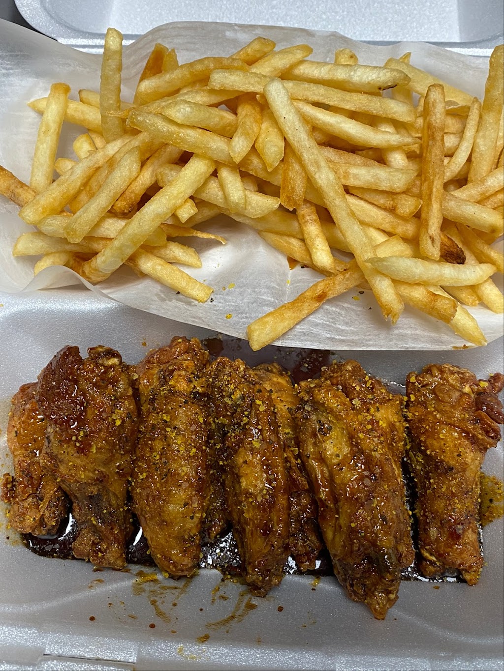 Wings R Us | restaurant | 3543 Chamblee Tucker Rd, Atlanta, GA 30341, USA | 7704548608 OR +1 770-454-8608