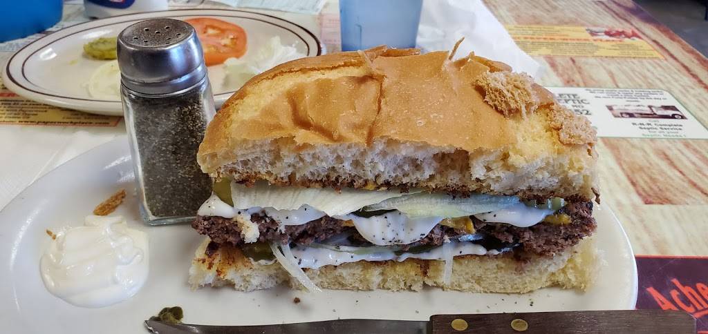 Cow Patties | restaurant | 606 Main St, Warsaw, MO 65355, USA | 6604386046 OR +1 660-438-6046