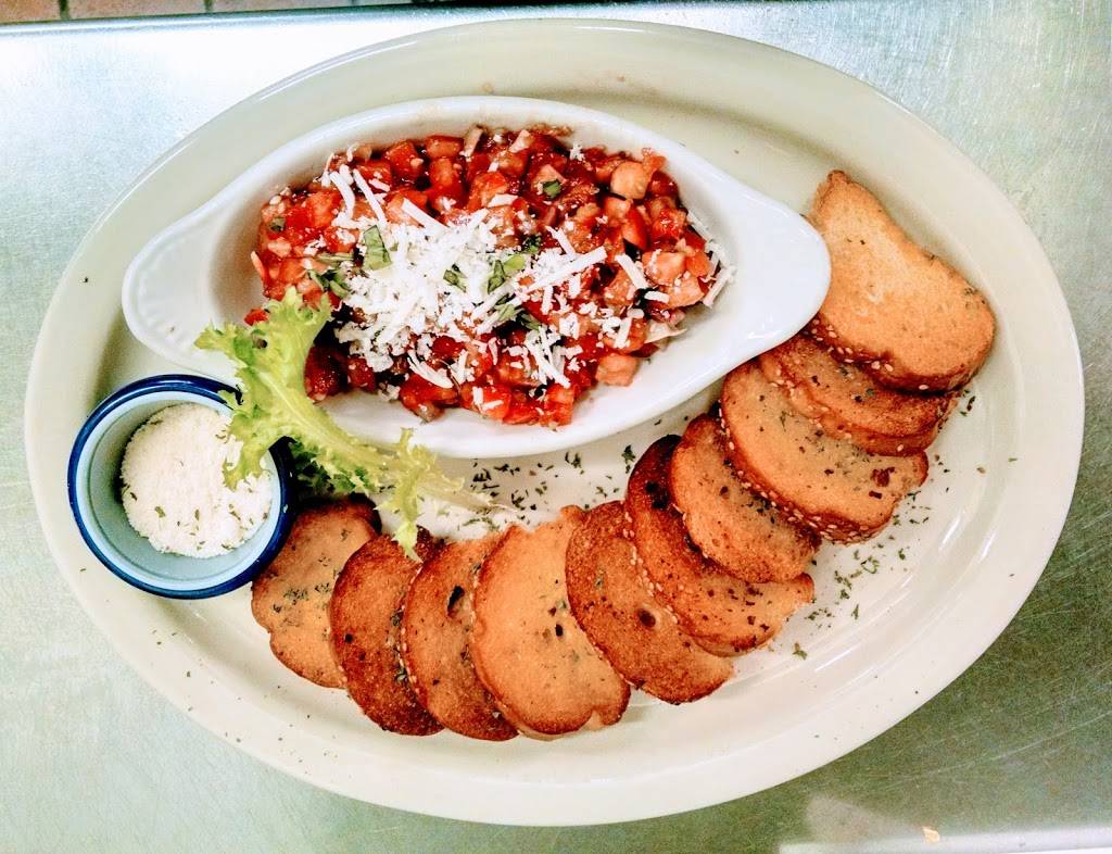 Anns Italian Restaurant | restaurant | 5969 S 108th Pl, Hales Corners, WI 53130, USA | 4144255040 OR +1 414-425-5040