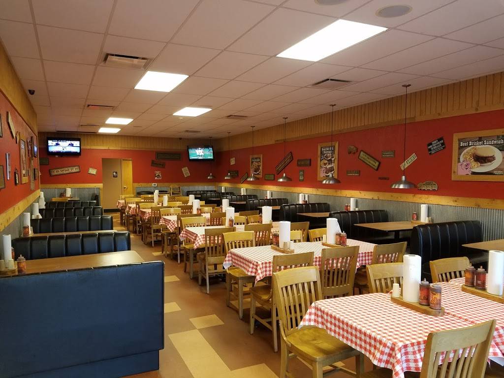 Hog Wild Pit Bar-B-Q | restaurant | 2525 Market Pl, Salina, KS 67401, USA | 7858252222 OR +1 785-825-2222