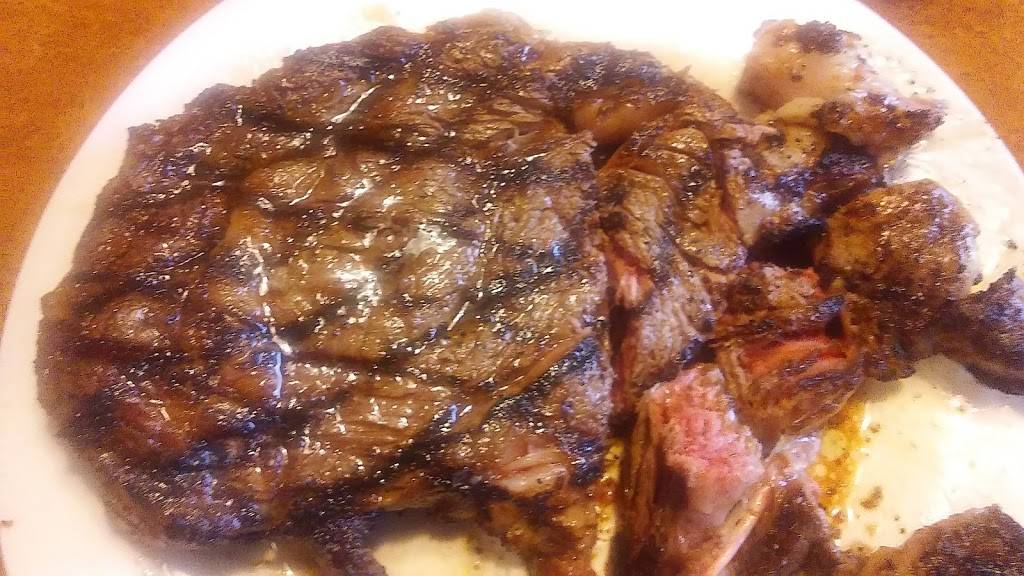 Grumpys Smokehouse | restaurant | 7335 Cox Dr, Carterville, IL 62918, USA | 6189972272 OR +1 618-997-2272