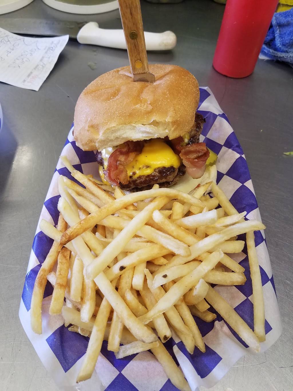 Sazs Pub and Pizza | restaurant | S720 US-41, Stephenson, MI 49887, USA | 9067534333 OR +1 906-753-4333