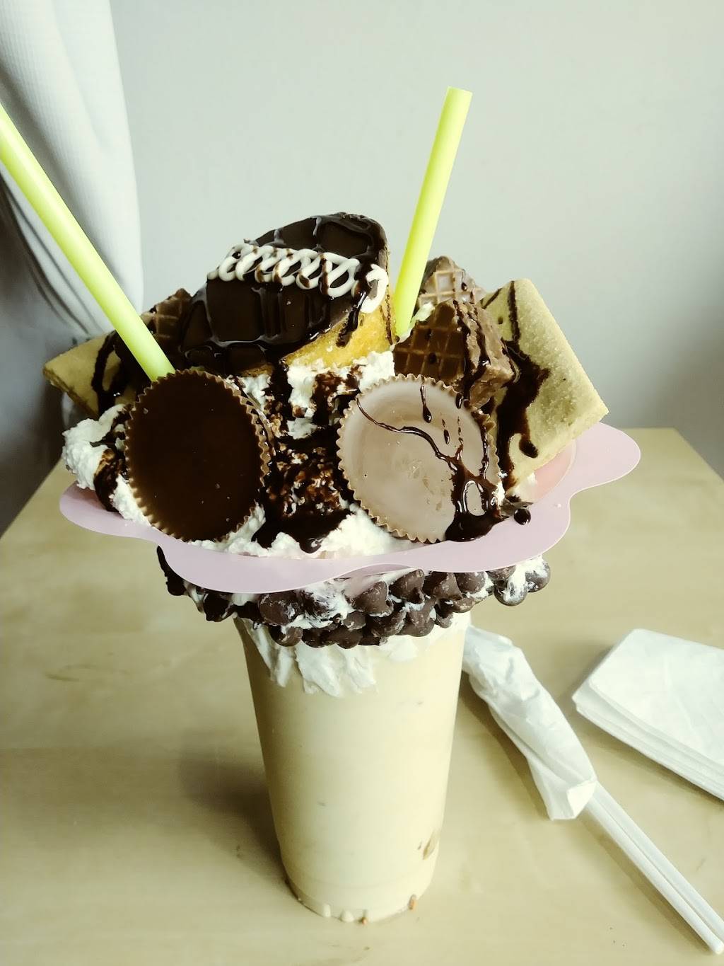 Addicted Coffee Bar - Lakewood | cafe | 13743 Madison Ave, Lakewood, OH 44107, USA | 2162108563 OR +1 216-210-8563