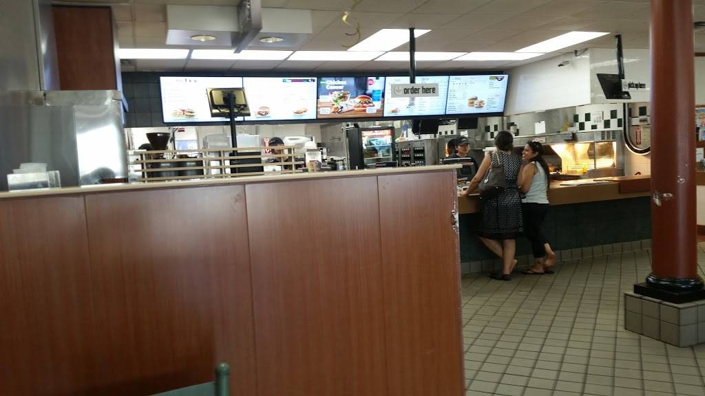 McDonalds | cafe | 280 N Broadway, Hicksville, NY 11801, USA | 5166812434 OR +1 516-681-2434