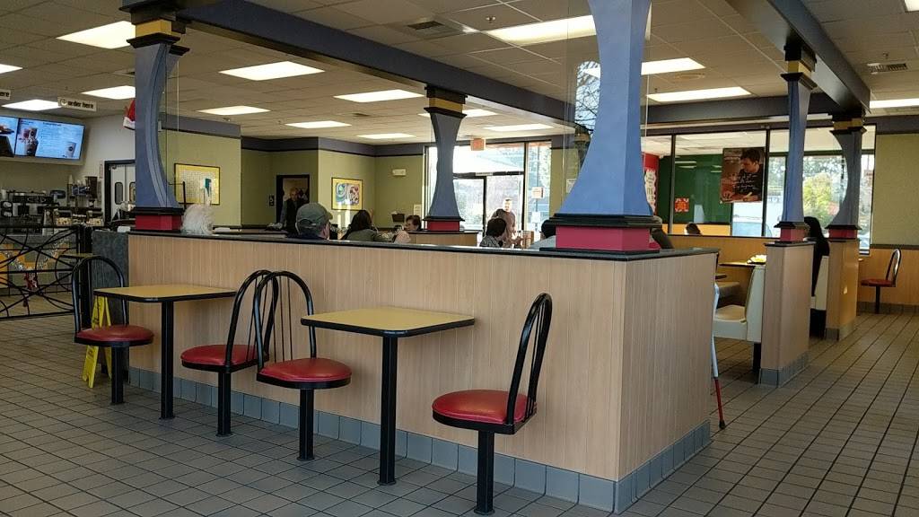 McDonalds | cafe | 6600 Commerce Blvd, Rohnert Park, CA 94931, USA | 7075841529 OR +1 707-584-1529