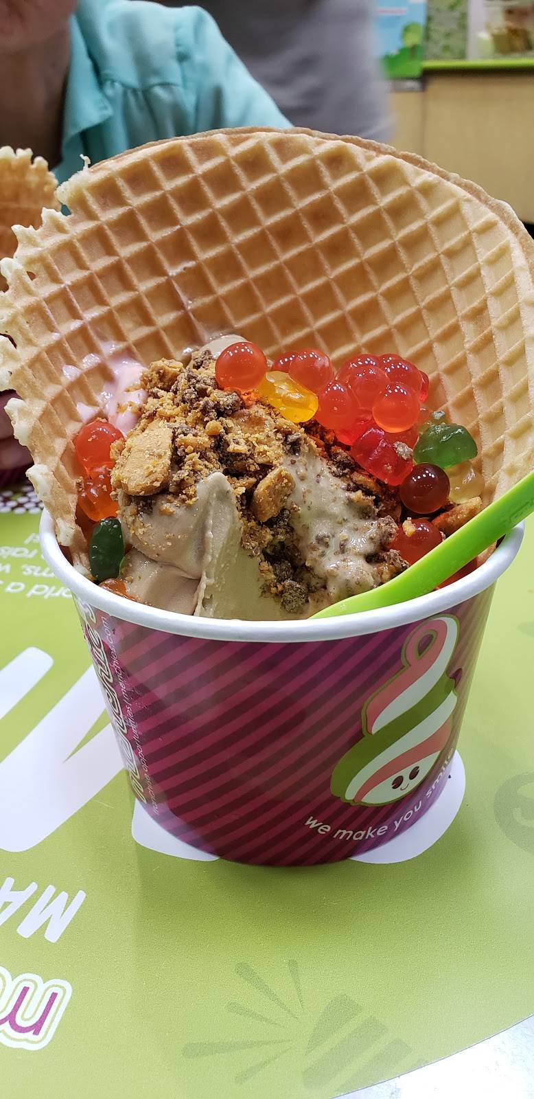 Menchies Frozen Yogurt | bakery | 9201 Winnetka Ave Ste E, Chatsworth, CA 91311, USA | 8187178128 OR +1 818-717-8128