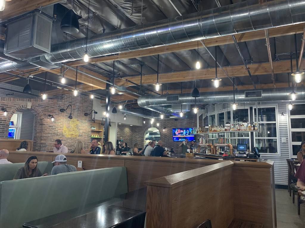 Mad Duck Craft Brewing Northwest | restaurant | 7050 N Marks Ave, Fresno, CA 93711, USA | 5598403825 OR +1 559-840-3825