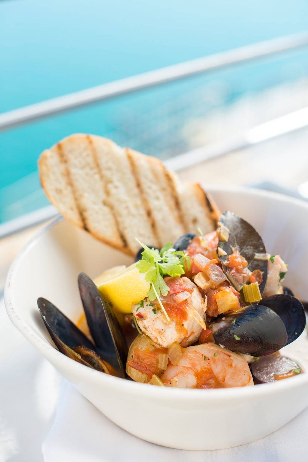 Waterman’s Harbor | restaurant | 34661 Golden Lantern, Dana Point, CA 92629, USA | 9497643474 OR +1 949-764-3474