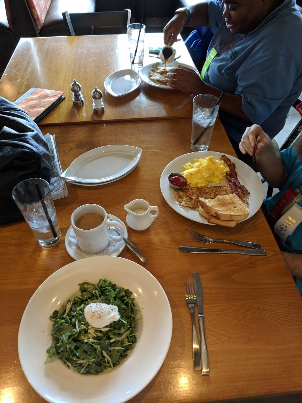 Yes Bistro | restaurant | 3801 Debarr Road, Anchorage, AK 99508, USA | 9072583199 OR +1 907-258-3199