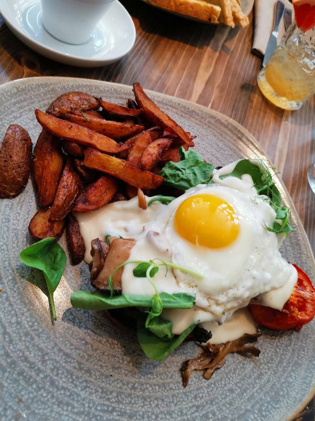 Chez Rioux & Pettigrew | restaurant | 160 Rue Saint-Paul, Québec, QC G1K 3W1, Canada | 4186944448 OR +1 418-694-4448