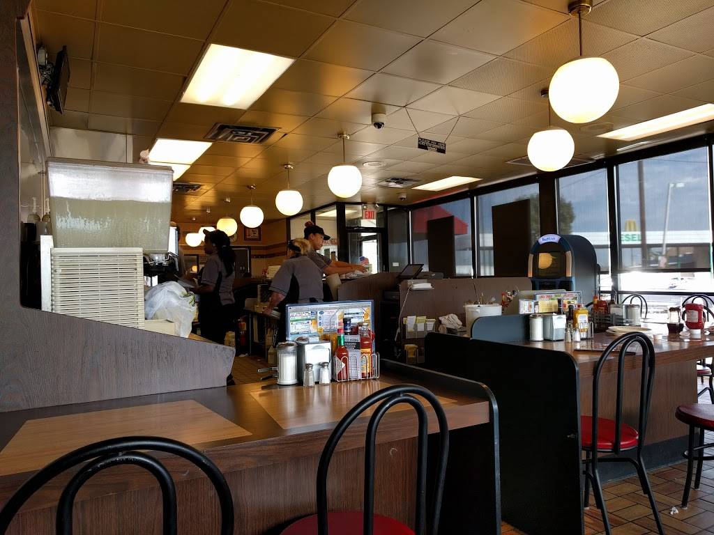 Waffle House | meal takeaway | 2610 West, Grand Prairie, TX 75052, USA | 9726061468 OR +1 972-606-1468