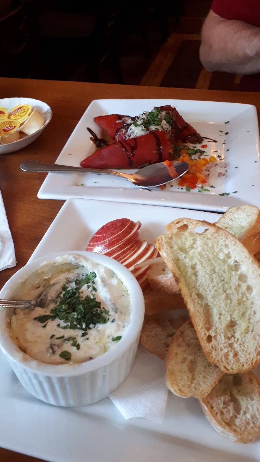 222 Lyon Tapas Bar | restaurant | 222 Lyon St N, Ottawa, ON K1R 5V9, Canada | 6132380222 OR +1 613-238-0222