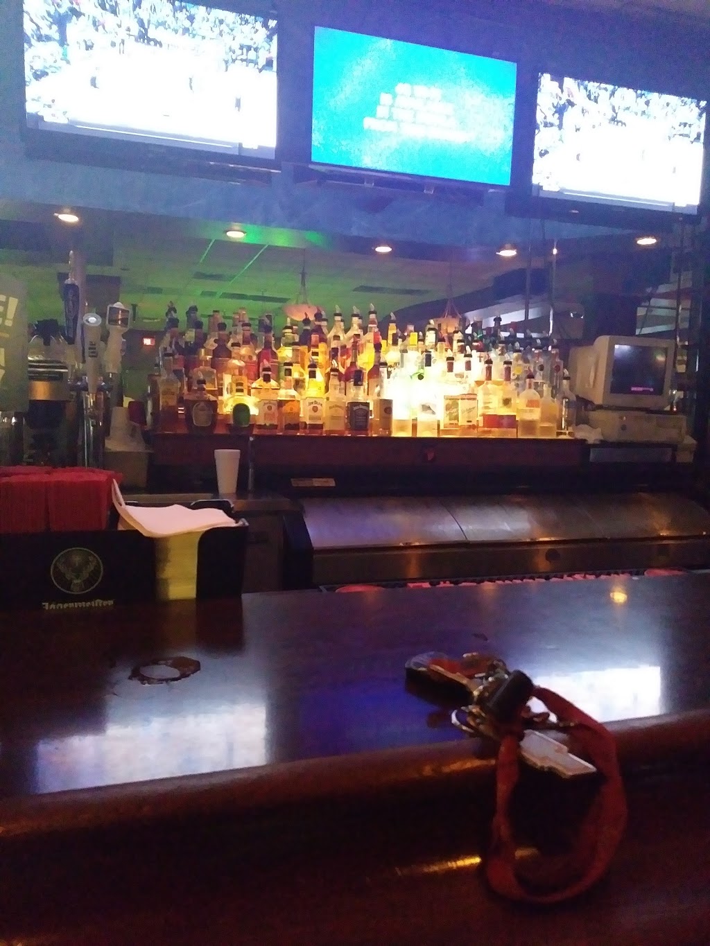 The Ivory Room billiards bar & grill | restaurant | 33500 Ford Rd, Westland, MI 48185, USA | 7342615150 OR +1 734-261-5150