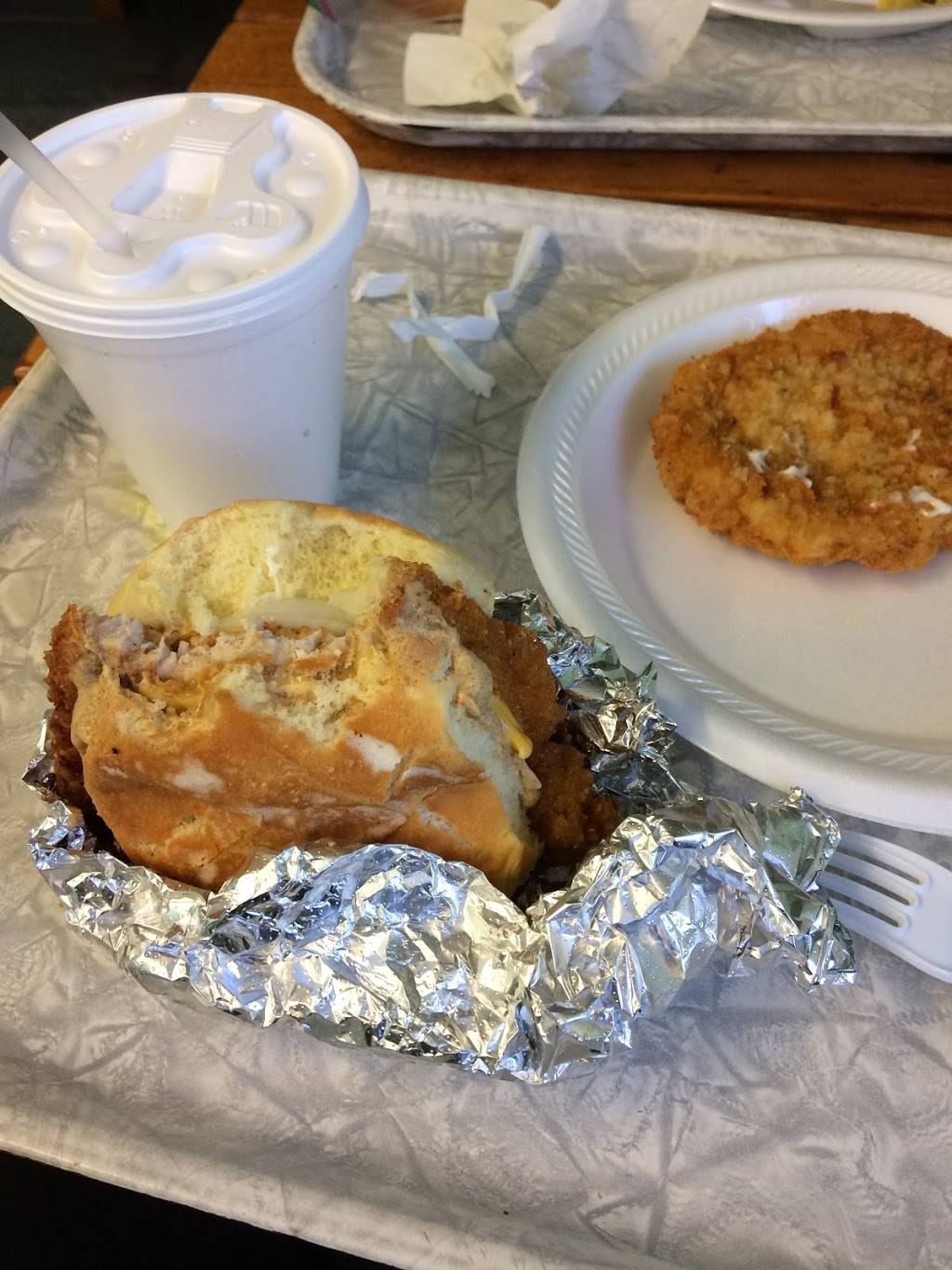 Shortys | restaurant | 601 Reeves Way, Columbus, IN 47201, USA | 8126037323 OR +1 812-603-7323