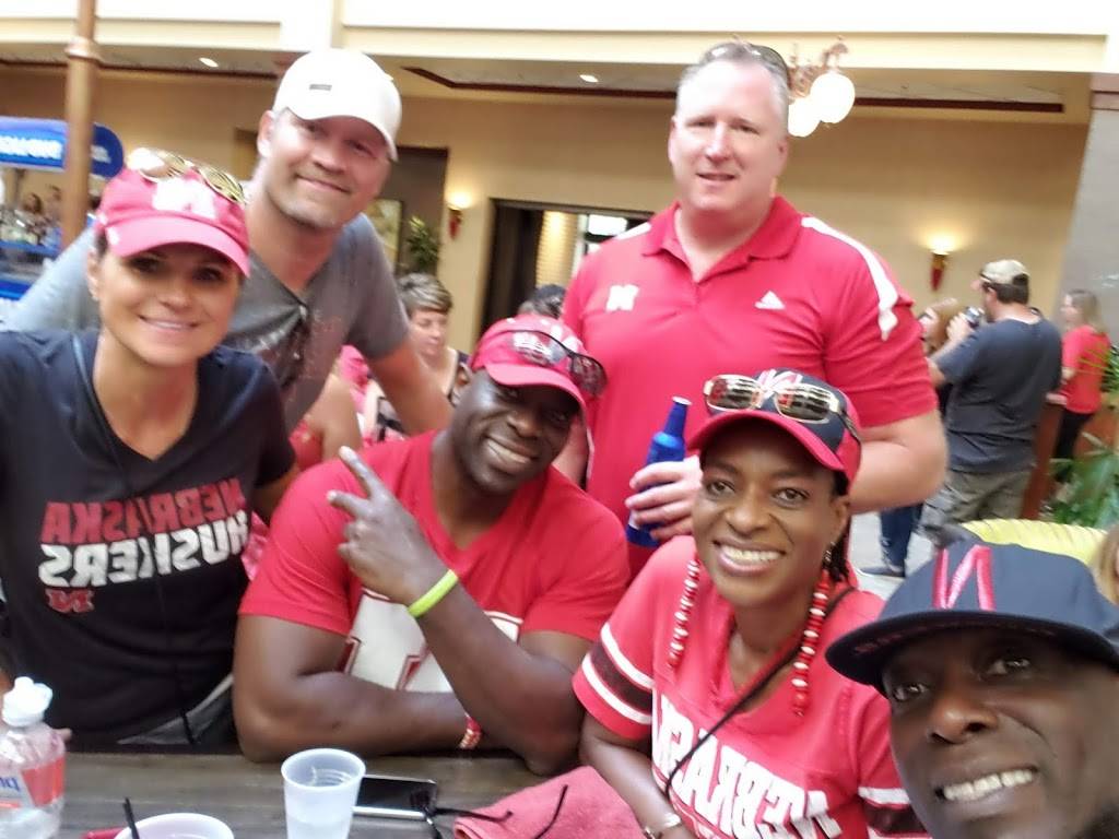 Embassy Bar & Grill | restaurant | 1040 P St, Lincoln, NE 68508, USA | 4024741111 OR +1 402-474-1111