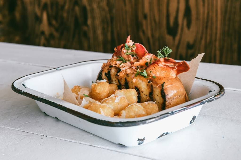 Brown Bag Seafood Co. | restaurant | 3400 N Lincoln Ave, Chicago, IL 60657, USA | 7736978306 OR +1 773-697-8306