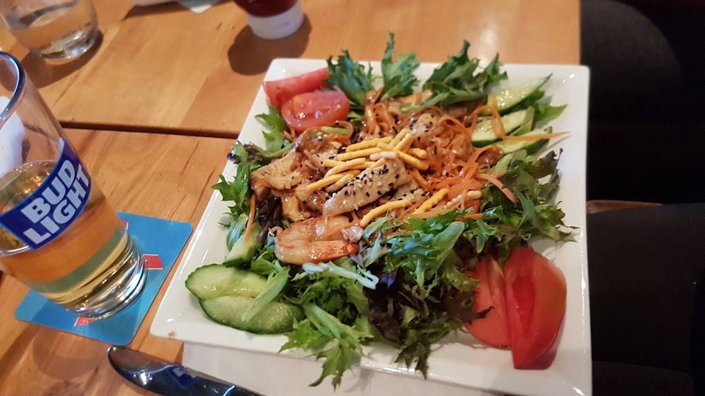 Erin Mills Pump & Patio | restaurant | 1900 Dundas St W, Mississauga, ON L5K 1P9, Canada | 9059167867 OR +1 905-916-7867