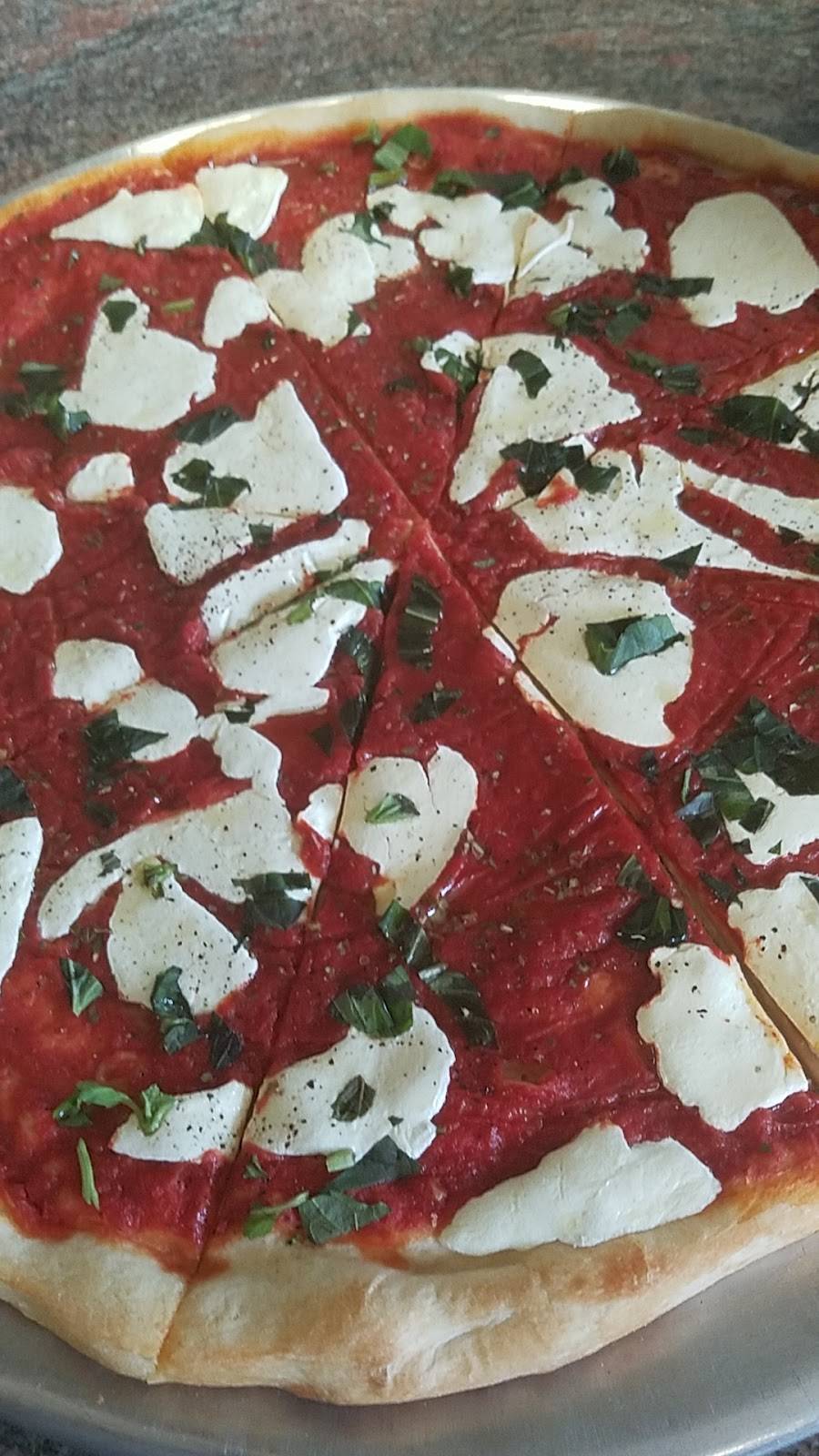 Capri Pizza Restaurant & Bar | restaurant | 5855 Easton Rd, Plumsteadville, PA 18949, USA | 2157668440 OR +1 215-766-8440