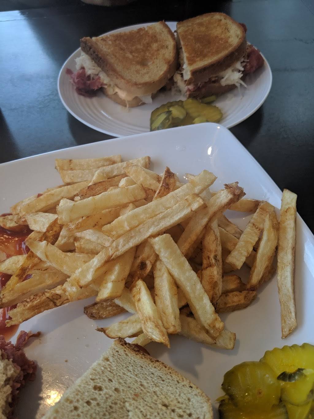 The Flat Top Grill | restaurant | 1554 RR 20, Saint Anns, ON L0R 1Y0, Canada | 9053864848 OR +1 905-386-4848