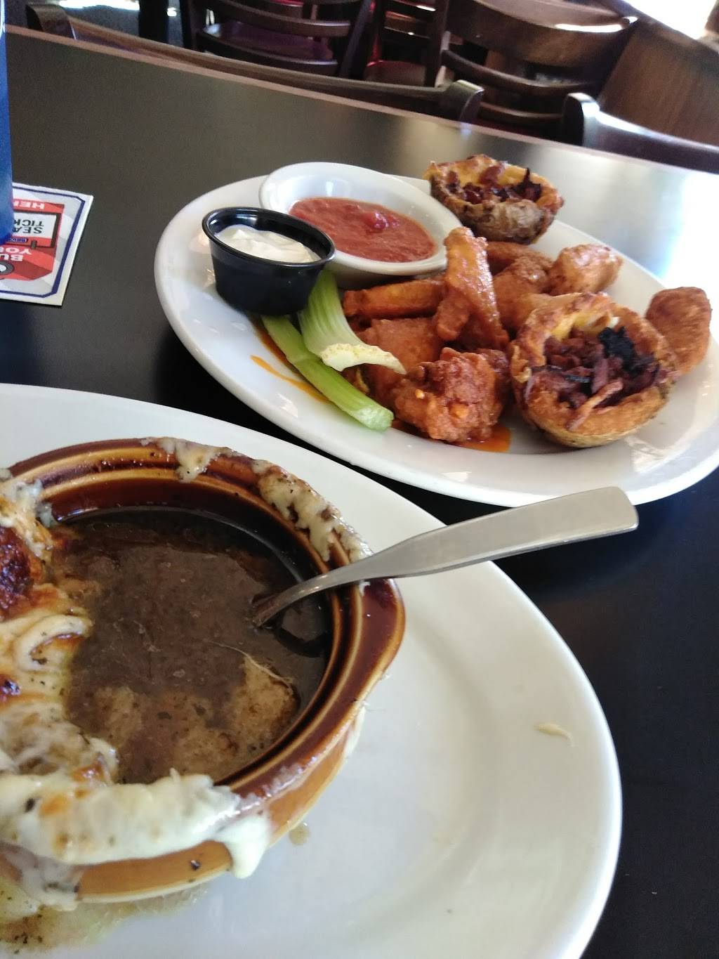 Port Smitts | restaurant | 370 Pecks Rd, Pittsfield, MA 01201, USA | 4132365727 OR +1 413-236-5727