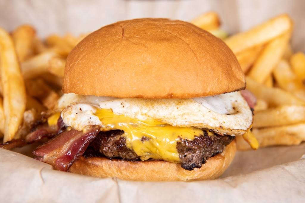 Crooked Pint Ale House | restaurant | 58 Division St, Waite Park, MN 56387, USA | 3207743929 OR +1 320-774-3929