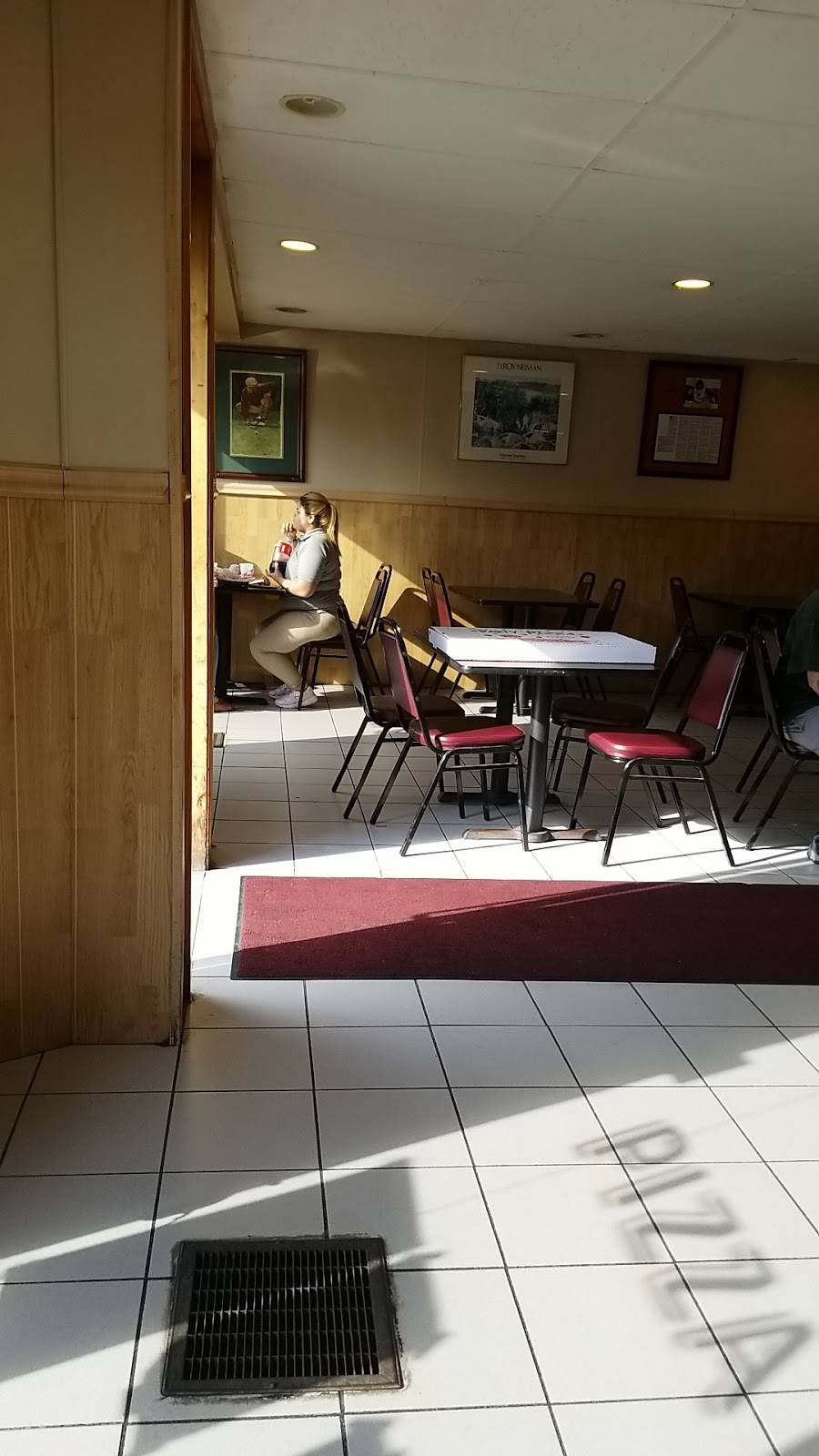 Salerno Pizzeria | restaurant | 747 Liberty St, Springfield, MA 01104, USA | 4137334382 OR +1 413-733-4382