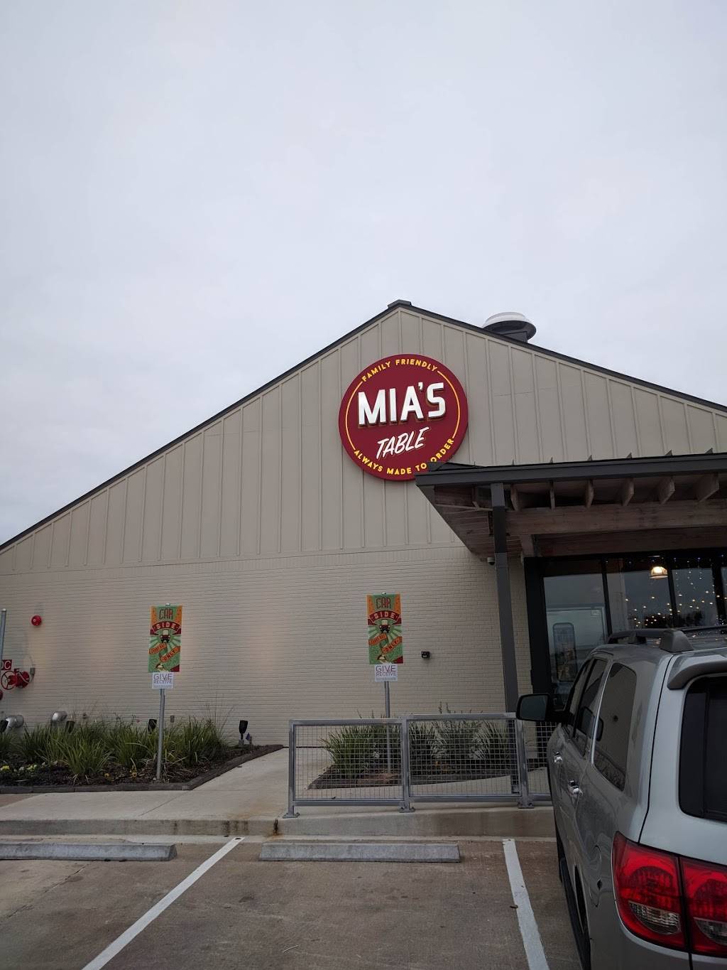 Mias Table | restaurant | 18450 I-45, Shenandoah, TX 77384, USA | 8327648286 OR +1 832-764-8286