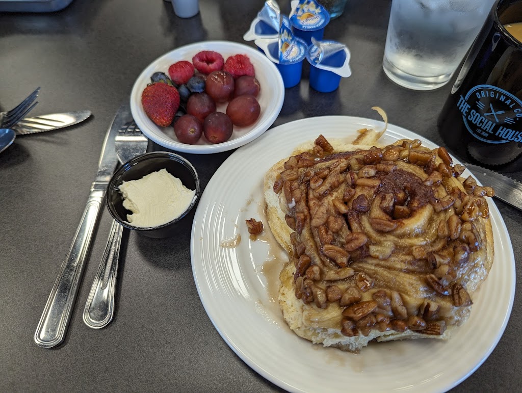 The Social House - Canal | restaurant | 355 S Lake Ave, Duluth, MN 55802, USA | 2186061047 OR +1 218-606-1047