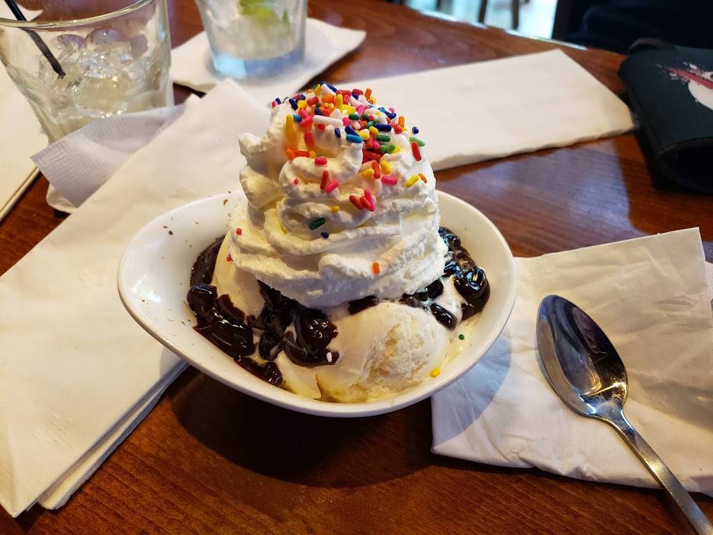 Blazing Onion Burger Company | restaurant | 3000 184th St SW #840, Lynnwood, WA 98037, USA | 4256409100 OR +1 425-640-9100