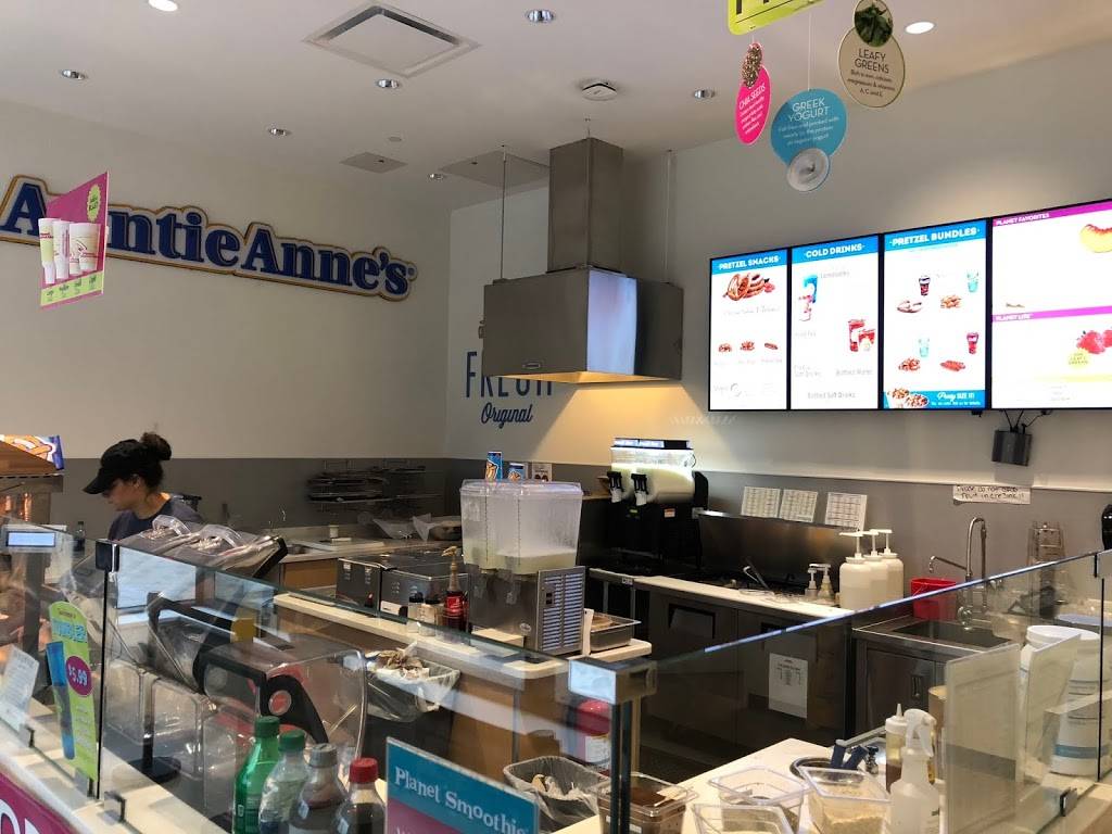 Planet Smoothie / Auntie Annes Pretzels | restaurant | 100 Institute Rd, Worcester, MA 01609, USA | 5088315253 OR +1 508-831-5253