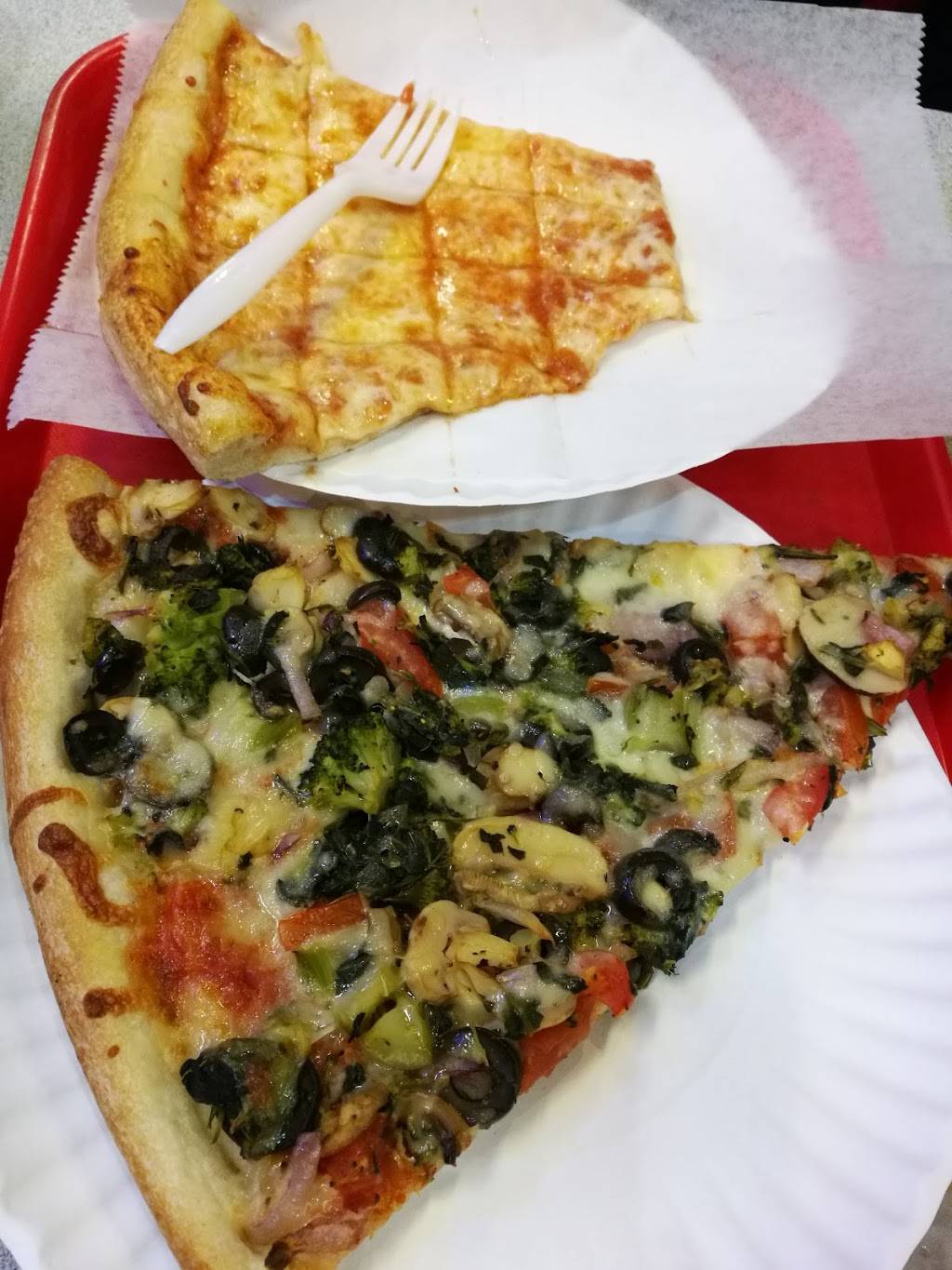 Daros Pizza & Chicken | restaurant | 4425 Kissena Blvd, Flushing, NY 11355, USA | 7184455572 OR +1 718-445-5572
