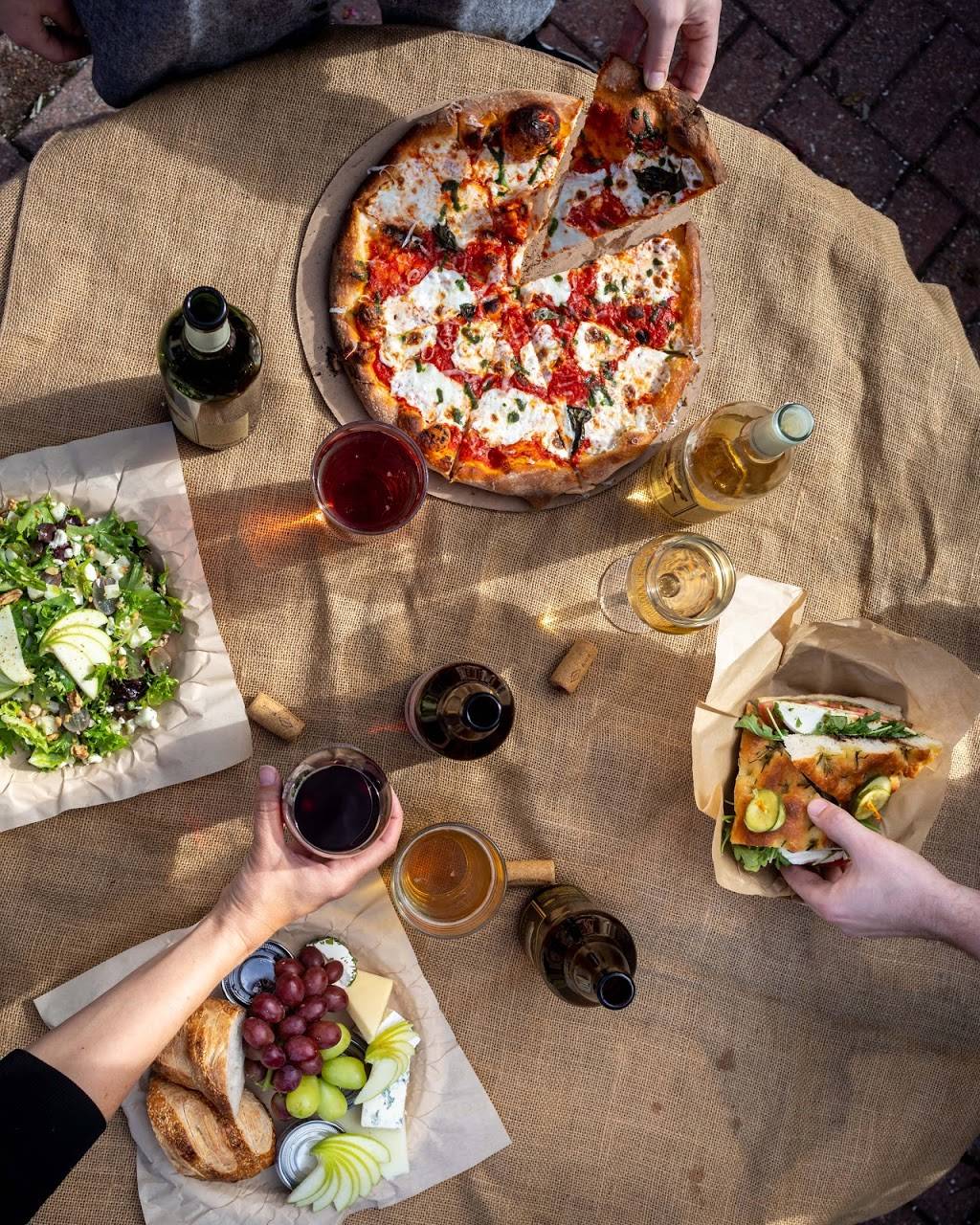 Warwick Valley Winery & Distillery | restaurant | 114 Little York Rd, Warwick, NY 10990, USA | 8452584858 OR +1 845-258-4858