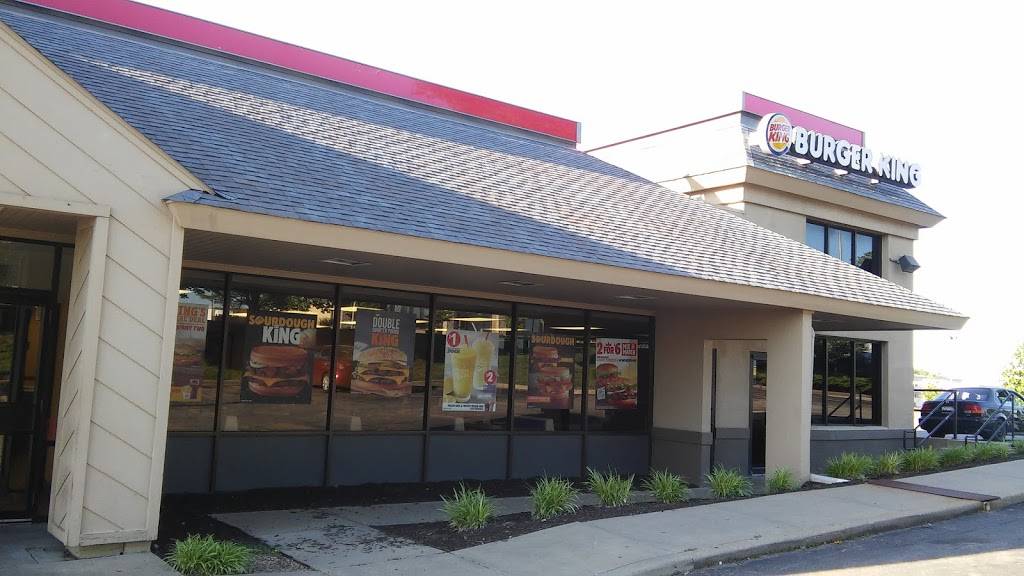 Burger King | restaurant | 2004 E Santa Fe St, Olathe, KS 66062, USA | 9137824538 OR +1 913-782-4538