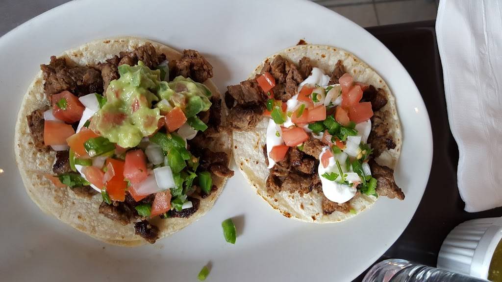 Del Toro | restaurant | 2133 S Halsted St, Chicago, IL 60608, USA | 3127337144 OR +1 312-733-7144