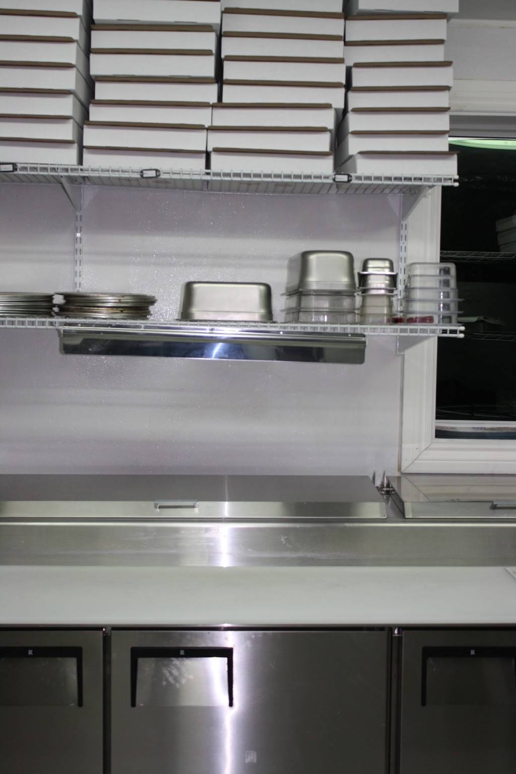 Mr. Mozzarella Pizza and Wings | restaurant | 7184 Bank St, Metcalfe, ON K0A 2P0, Canada | 6138217900 OR +1 613-821-7900