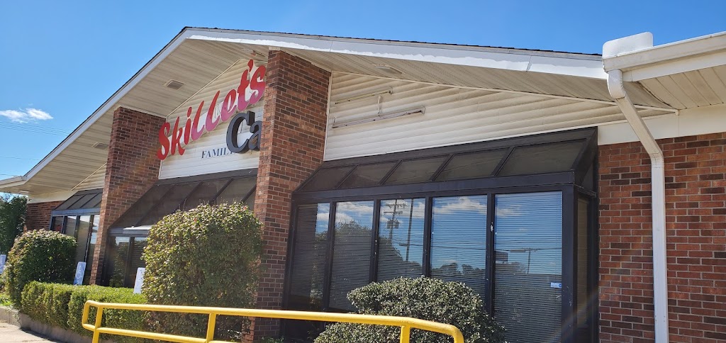 Skillets | restaurant | 1613 Porter Wagoner Blvd, West Plains, MO 65775, USA | 4172567500 OR +1 417-256-7500