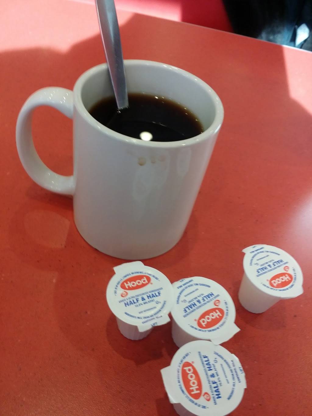 Friendlys | restaurant | 9103 Town Center Blvd, Voorhees Township, NJ 08043, USA | 8562297592 OR +1 856-229-7592