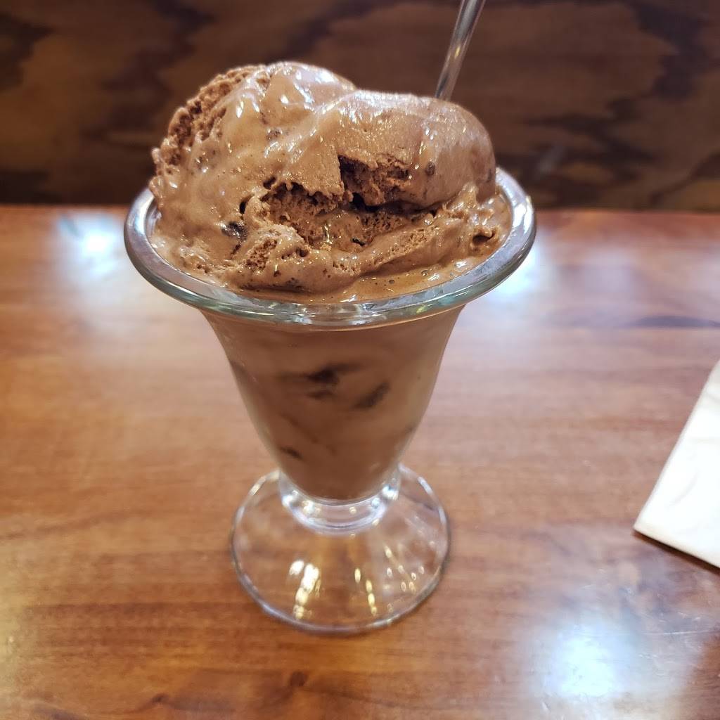 L & R Soda Bar | restaurant | 44 Public Square, Elkton, KY 42220, USA | 2702657221 OR +1 270-265-7221