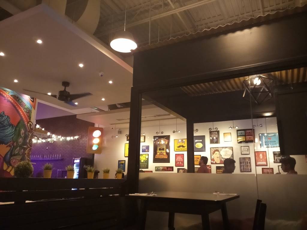 Laari Adda | restaurant | 3030 Thomas St, Mississauga, ON L5M 0R4, Canada | 9058262332 OR +1 905-826-2332