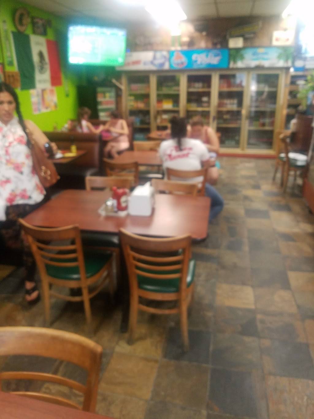 Restaurante Playa De Acapulco | restaurant | 10828 Atlantic Ave, Lynwood, CA 90262, USA | 3106353442 OR +1 310-635-3442